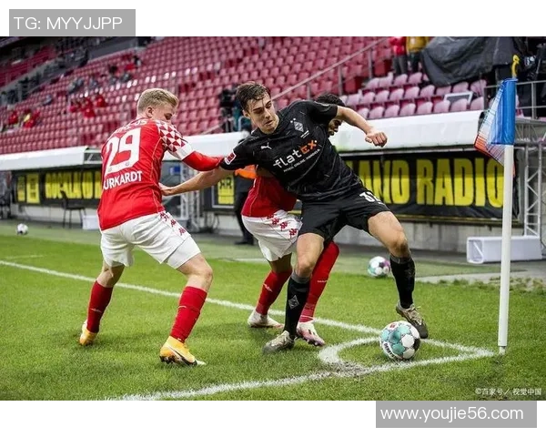 中超热刺与拜仁激战成平局乌龙球引发全场争议与热议