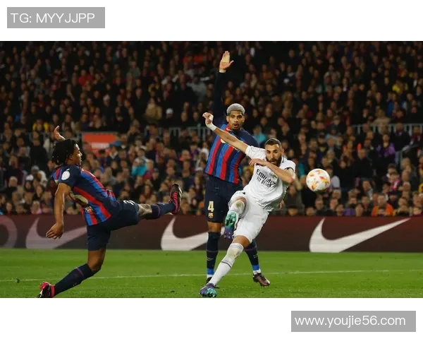 国王杯精彩对决AC米兰险胜那不勒斯帽子戏法引爆全场