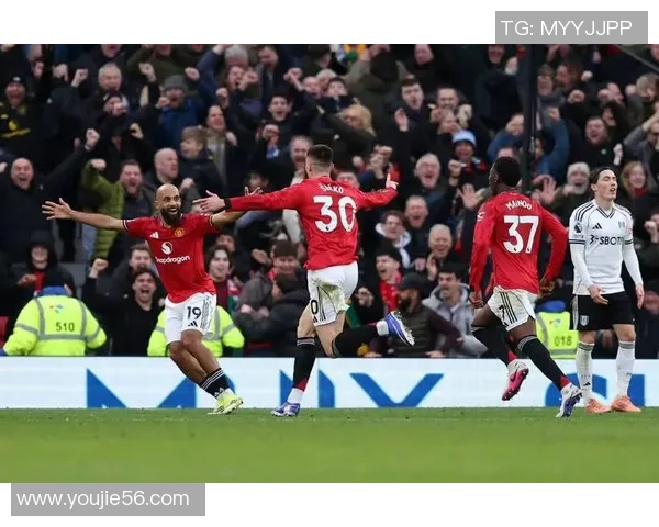 德甲激战曼城与热刺战平绝杀瞬间引发全场热烈反响分析