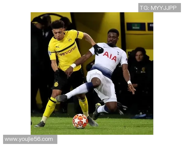 欧冠激战：多特蒙德3-0曼联绝杀瞬间点燃全场热情与转会传闻四起