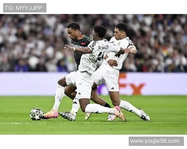 欧联杯惊天逆转皇马补时绝杀阿森纳引爆全场激情