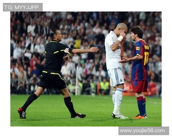 西甲激战国米与波尔图战成平局补时进球引发争议判罚全场沸腾 西甲激战国米与波尔图战成平局补时进球引发争议判罚全场沸腾