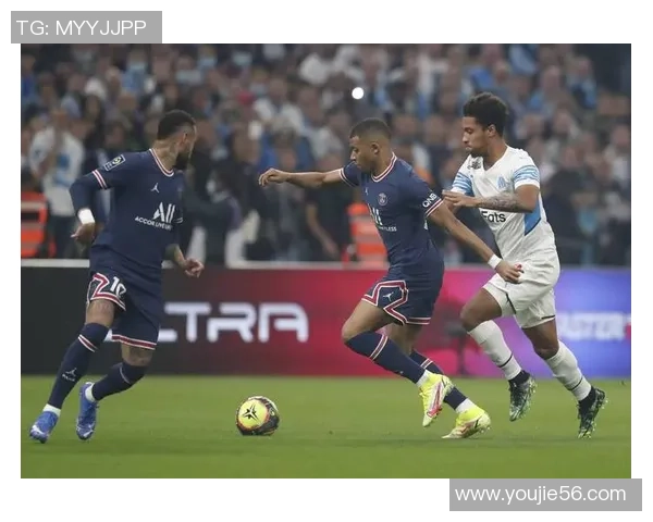 西甲激战：皇马完胜巴黎圣日耳曼乌龙球引发全场狂欢集锦回顾