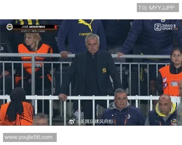 欧联杯精彩对决那不勒斯3-0曼联引发争议判罚全场沸腾