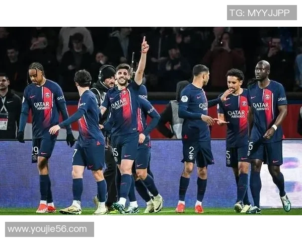 足总杯惊天逆转巴黎圣日耳曼6比2战胜巴萨红牌争议引发全场热议 足总杯惊天逆转巴黎圣日耳曼6比2战胜巴萨红牌争议引发全场热议